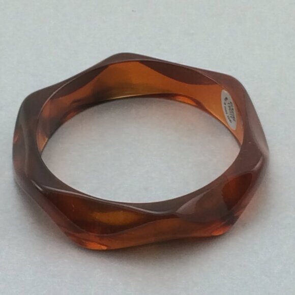 Vintage Genuine Lucite Bangle Bracelet Made in Hong Kong Amber Brown Hue Plastic - Picture 3 of 10